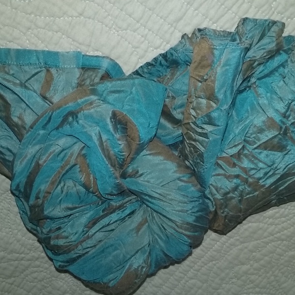 Worthington Dresses & Skirts - Silk blend iridescent crinkle skirt, 8P